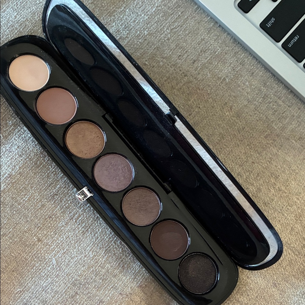 Marc Jacobs Earthy Tones Eyeshadow Palette